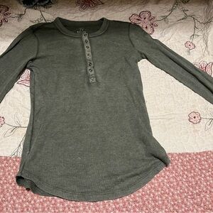 Green long sleeve shirt